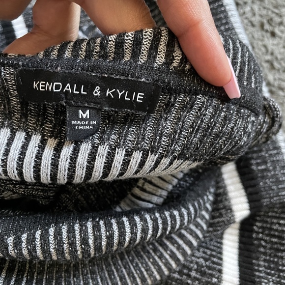 Kendall & Kylie turtle neck knitted tank top - Picture 4 of 4